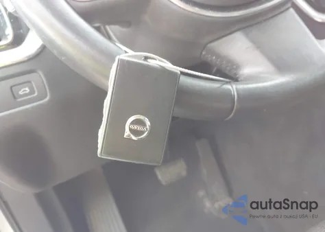 2019 Volvo Xc60 T5 Momentum z USA, uszkodzony, nr VIN LYV102RK3KB330502